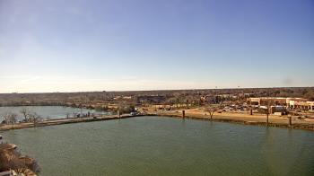 Weather camera view of Commerce Bank.