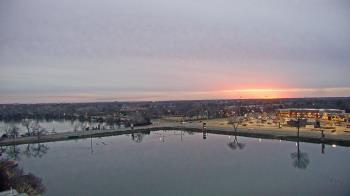 Weather camera view of Commerce Bank.