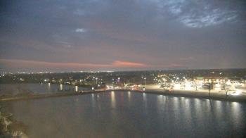 Weather camera view of Commerce Bank.