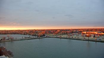 Weather camera view of Commerce Bank.