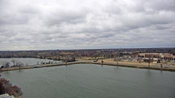 Weather camera view of Commerce Bank.