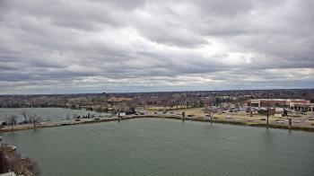 Weather camera view of Commerce Bank.