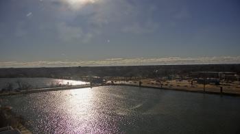 Weather camera view of Commerce Bank.