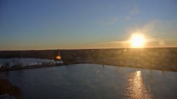 Weather camera view of Commerce Bank.