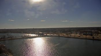 Weather camera view of Commerce Bank.