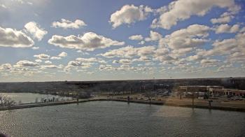 Weather camera view of Commerce Bank.