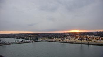 Weather camera view of Commerce Bank.