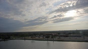 Weather camera view of Commerce Bank.