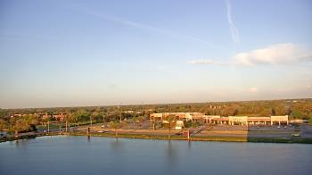 Weather camera view of Commerce Bank.