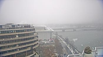 Weather camera view of The Watergate Hotel.