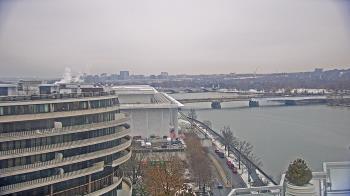 Weather camera view of The Watergate Hotel.