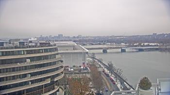 Weather camera view of The Watergate Hotel.