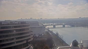 Weather camera view of The Watergate Hotel.