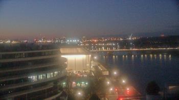 Weather camera view of The Watergate Hotel.