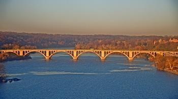 Weather camera view of The Watergate Hotel.