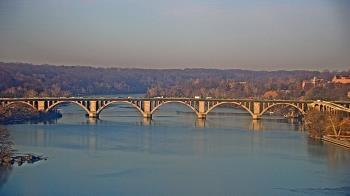 Weather camera view of The Watergate Hotel.