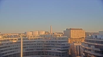 Weather camera view of The Watergate Hotel.