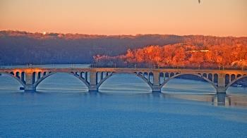 Weather camera view of The Watergate Hotel.