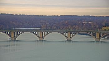 Weather camera view of The Watergate Hotel.