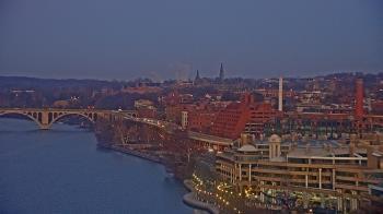 Weather camera view of The Watergate Hotel.