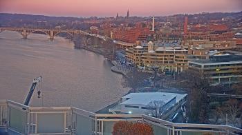 Weather camera view of The Watergate Hotel.