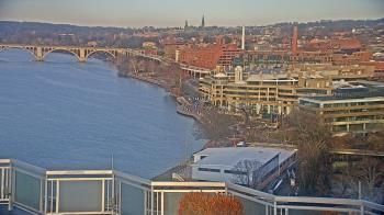 Weather camera view of The Watergate Hotel.