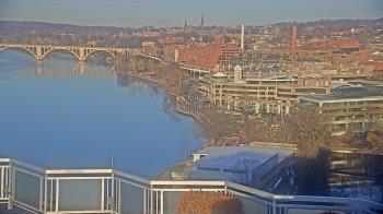 Weather camera view of The Watergate Hotel.