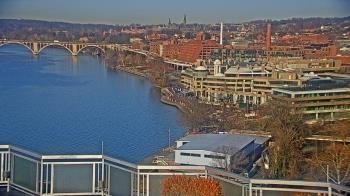 Weather camera view of The Watergate Hotel.