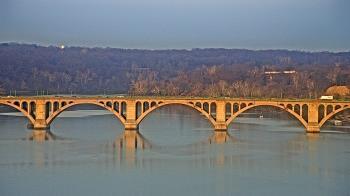 Weather camera view of The Watergate Hotel.