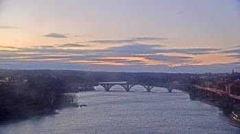 Weather camera view of The Watergate Hotel.