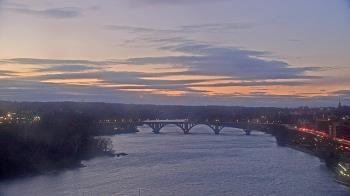 Weather camera view of The Watergate Hotel.