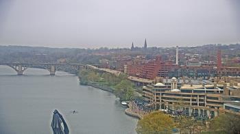 Weather camera view of The Watergate Hotel.