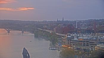 Weather camera view of The Watergate Hotel.