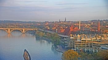 Weather camera view of The Watergate Hotel.
