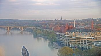 Weather camera view of The Watergate Hotel.
