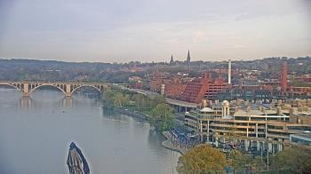 Weather camera view of The Watergate Hotel.