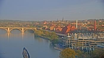 Weather camera view of The Watergate Hotel.