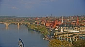 Weather camera view of The Watergate Hotel.