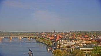 Weather camera view of The Watergate Hotel.