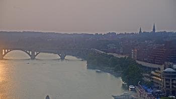 Weather camera view of The Watergate Hotel.