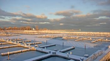 Weather camera view of Waukegan Harbor and Marina.