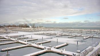 Weather camera view of Waukegan Harbor and Marina.