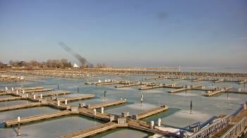 Weather camera view of Waukegan Harbor and Marina.