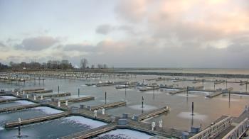 Weather camera view of Waukegan Harbor and Marina.