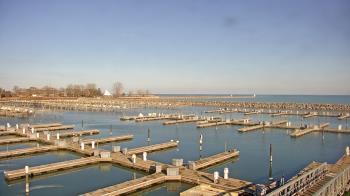Weather camera view of Waukegan Harbor and Marina.