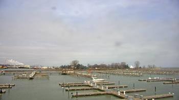 Weather camera view of Waukegan Harbor and Marina.