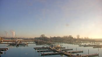 Weather camera view of Waukegan Harbor and Marina.