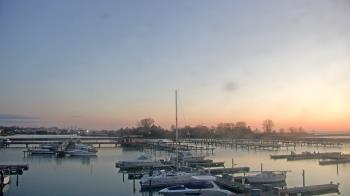 Weather camera view of Waukegan Harbor and Marina.