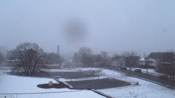 Weather camera view of Heights Murray ES.