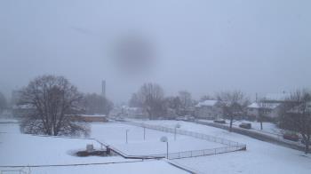 Weather camera view of Heights Murray ES.